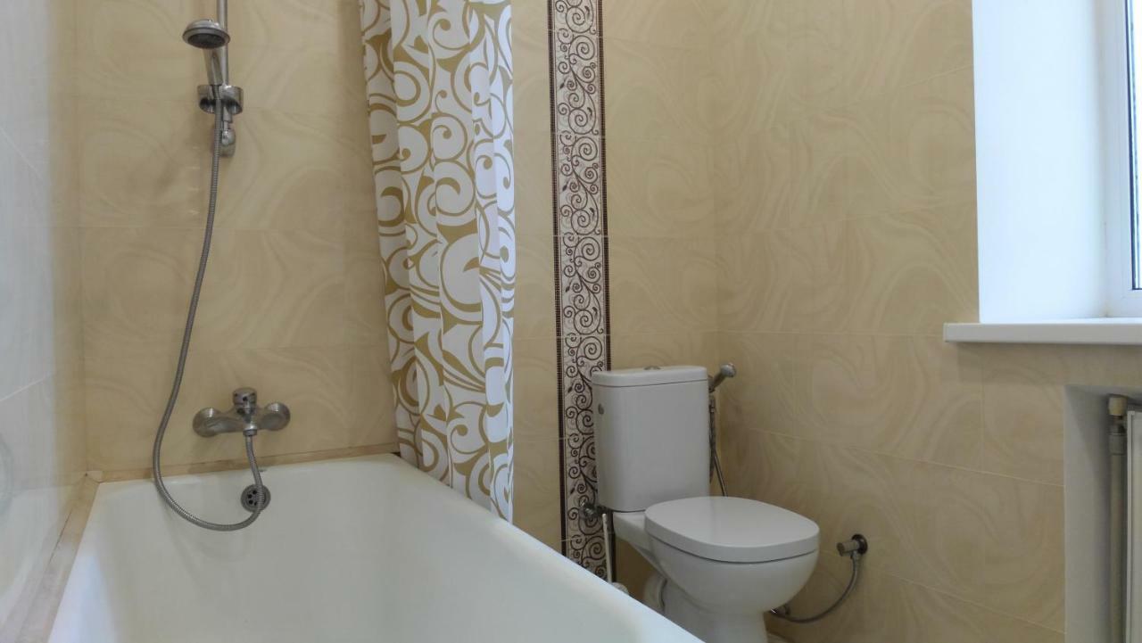 Separate Room Homestay In A Private House, Facilities Shared With Owner Berdychiv 外观 照片